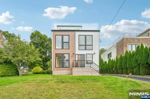 68 N Livingston Ave, Livingston, NJ 07039