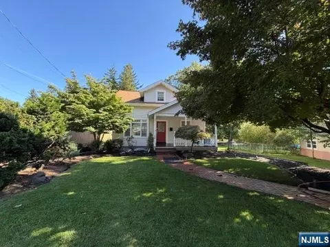 172 Godwin Ave, Wyckoff, NJ 07481
