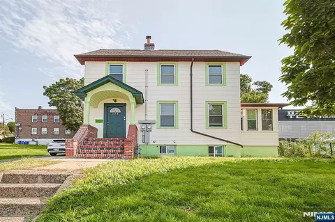 334 Broad Ave, Ridgefield, NJ 07657