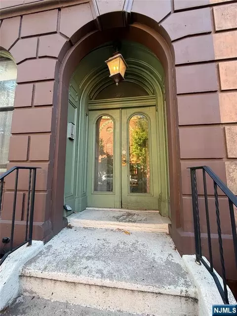 595 Jersey Ave #1, Jersey City, NJ 07302