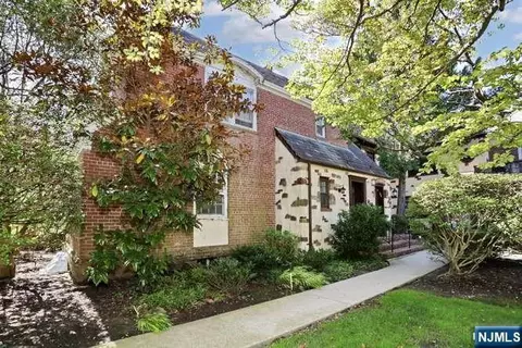 185 E Palisade Ave #A2A, Englewood, NJ 07631