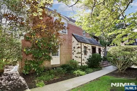 185 E Palisade Ave #A2A, Englewood, NJ 07631