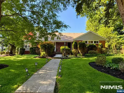 72 Foster Rd, Tenafly, NJ 07670
