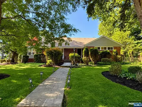 72 Foster Rd, Tenafly, NJ 07670