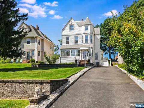 22 Forest St, Montclair, NJ 07042