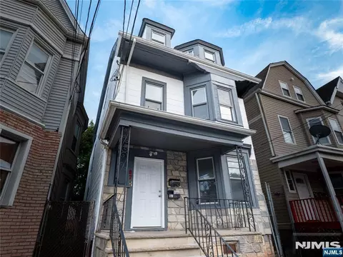 87 2nd St, Newark, NJ 07107