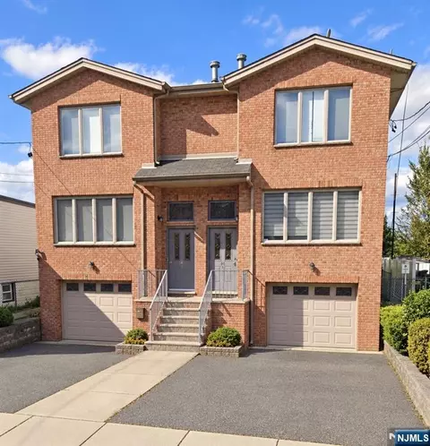 85 Lincoln St #B, Fairview, NJ 07022