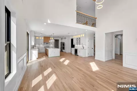 Entry Way - 193 Homestead Rd, Paramus, NJ 07652 photo 5 of 7