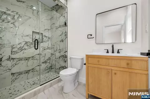 Bath - 193 Homestead Rd, Paramus, NJ 07652 photo 6 of 8