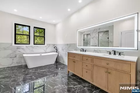 Bath - 193 Homestead Rd, Paramus, NJ 07652 photo 1 of 8