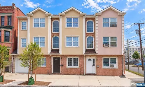 20 Kinney St, Newark, NJ 07102