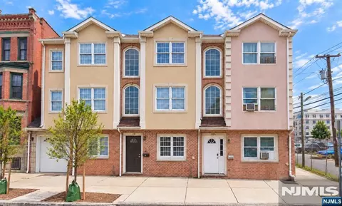 20 Kinney St, Newark, NJ 07102