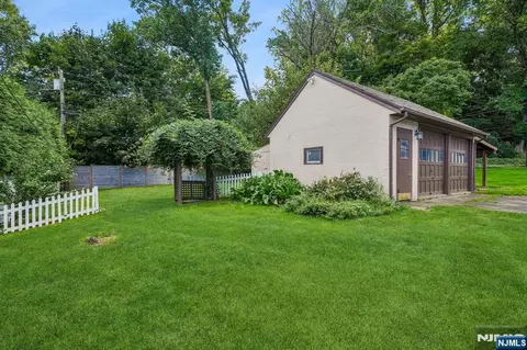 Exterior - 136 Summit Ave, Montclair, NJ 07043 photo 3 of 4