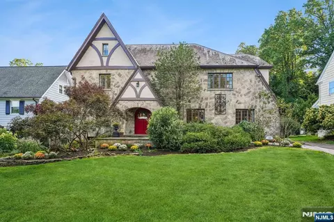 136 Summit Ave, Montclair, NJ 07043