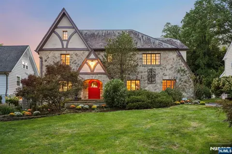 136 Summit Ave, Montclair, NJ 07043