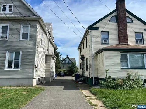 Entry Way - 264 Park St, Hackensack, NJ 07601 photo 1 of 8