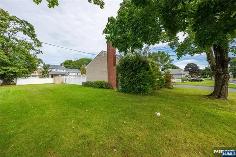 Exterior - 1555 Ratzer Rd, Wayne, NJ 07470 photo 19 of 19