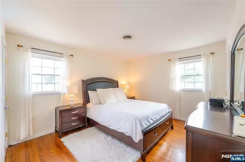 Bedroom - 1555 Ratzer Rd, Wayne, NJ 07470 photo 3 of 4