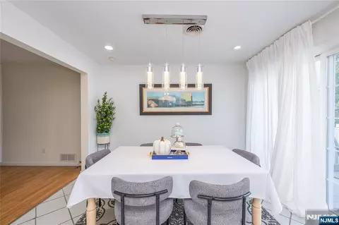 Dining - 1555 Ratzer Rd, Wayne, NJ 07470 photo 1 of 2