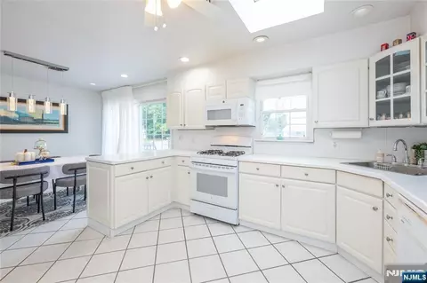 Kitchen - 1555 Ratzer Rd, Wayne, NJ 07470 photo 1 of 3
