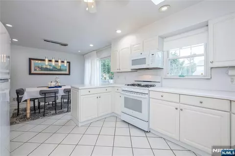 Kitchen - 1555 Ratzer Rd, Wayne, NJ 07470 photo 2 of 3