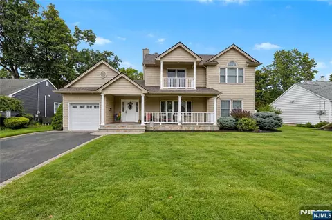 630 Fermery Dr, New Milford, NJ 07646