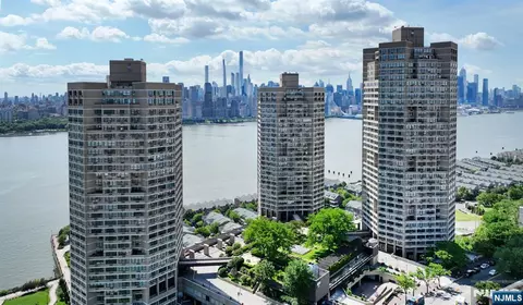 7004 Boulevard E #1B, Guttenberg, NJ 07093