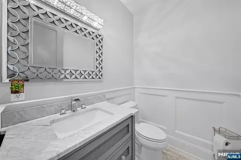Bath - 146 Stuart St, Paramus, NJ 07652 photo 4 of 6