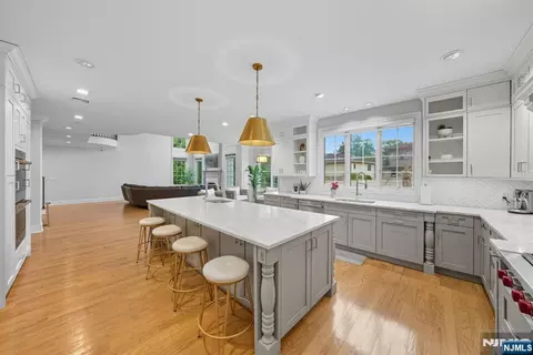 Kitchen - 146 Stuart St, Paramus, NJ 07652 photo 3 of 4