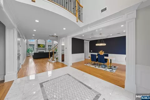 Entry Way - 146 Stuart St, Paramus, NJ 07652 photo 2 of 9