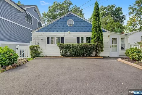 13 Spruce Pl, Denville, NJ 07834