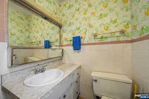 Bath - 56 Haskell Ave, Haskell, NJ 07420 photo 4 of 5
