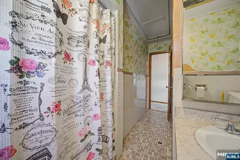 Bath - 56 Haskell Ave, Haskell, NJ 07420 photo 5 of 5