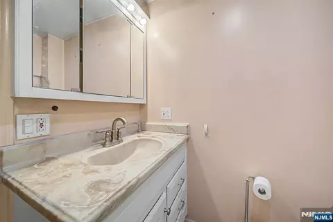 Bath - 56 Haskell Ave, Haskell, NJ 07420 photo 2 of 5