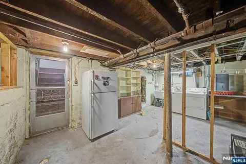 Entry Way - 56 Haskell Ave, Haskell, NJ 07420 photo 3 of 4