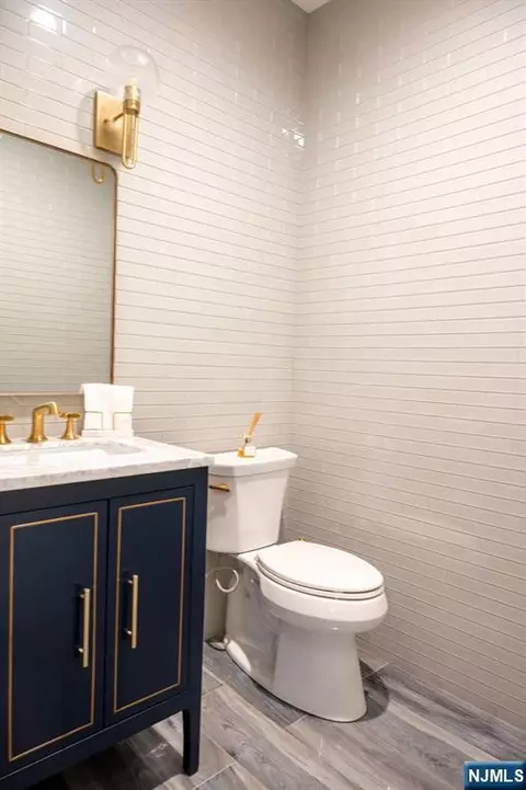Bath - 98 Cinnamon Dr, Saddle River, NJ 07458 photo 1 of 3