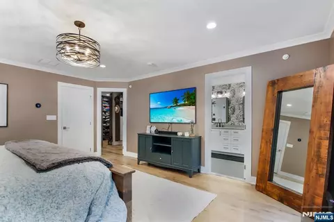 Bedroom - 98 Cinnamon Dr, Saddle River, NJ 07458 photo 2 of 3