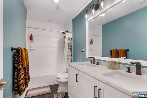 Bath - 98 Cinnamon Dr, Saddle River, NJ 07458 photo 3 of 3