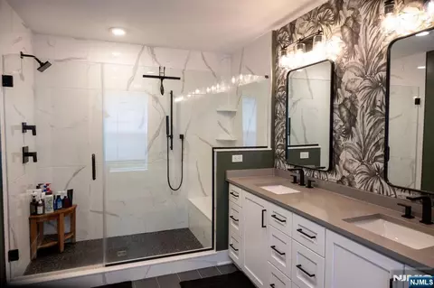 Bath - 98 Cinnamon Dr, Saddle River, NJ 07458 photo 2 of 3