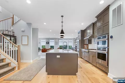 Entry Way - 98 Cinnamon Dr, Saddle River, NJ 07458 photo 1 of 6