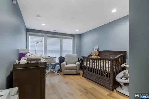 Bedroom - 98 Cinnamon Dr, Saddle River, NJ 07458 photo 3 of 3