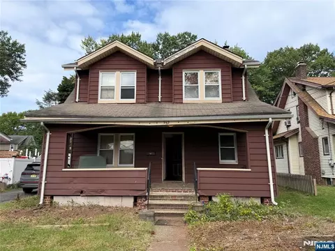 302 Roosevelt Sq, Englewood, NJ 07631