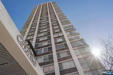 1600 Parker Ave #15C, Fort Lee, NJ 07024