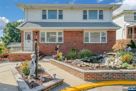 9 Carlen Ct, Fairview, NJ 07022