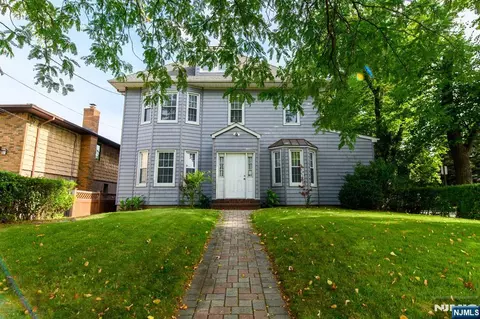 35 E Pierrepont Ave, Rutherford, NJ 07070