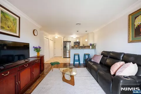 Living - 75 Union St #5B, Hackensack, NJ 07601 photo 2 of 2