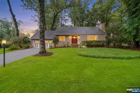 580 Ridge Rd, River Vale, NJ 07675