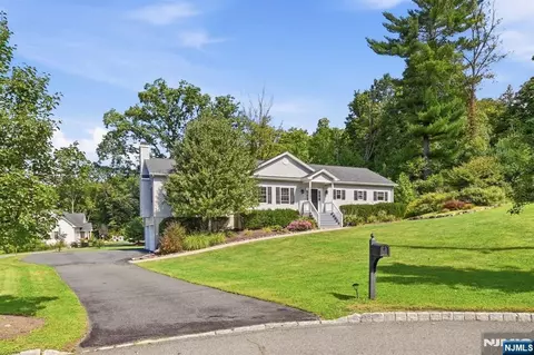 58 Leslie Dr, West Milford, NJ 07480