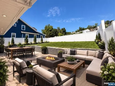 13 Minnisink Rd, Totowa, NJ 07512