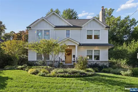 584 Sylvan Pl, Haworth, NJ 07641